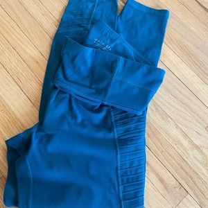 Athleta yoga pants with side pockets